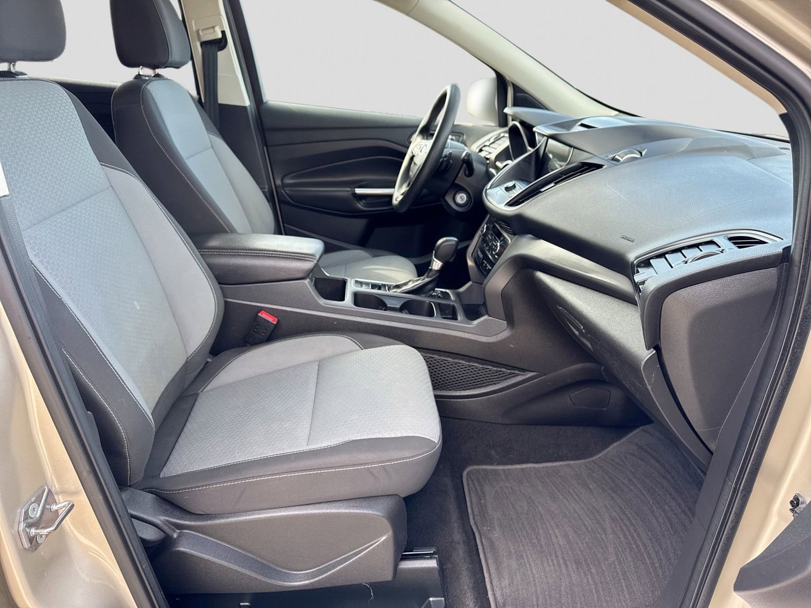 Used 2017 Ford Escape SE w/ Equipment Group 201A image 7