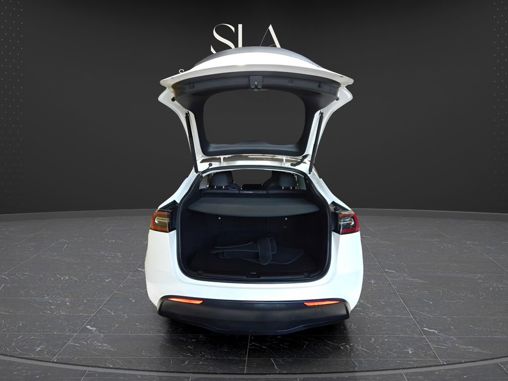 Used 2023 Tesla Model Y Long Range image 7