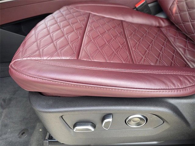 Used 2026 Cadillac Escalade Luxury w/ LPO, Floor Liner Package image 19