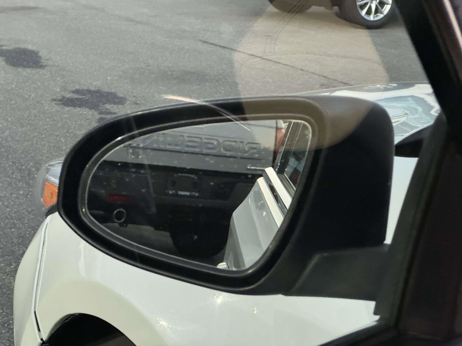 Used 2013 Toyota Avalon Limited image 19