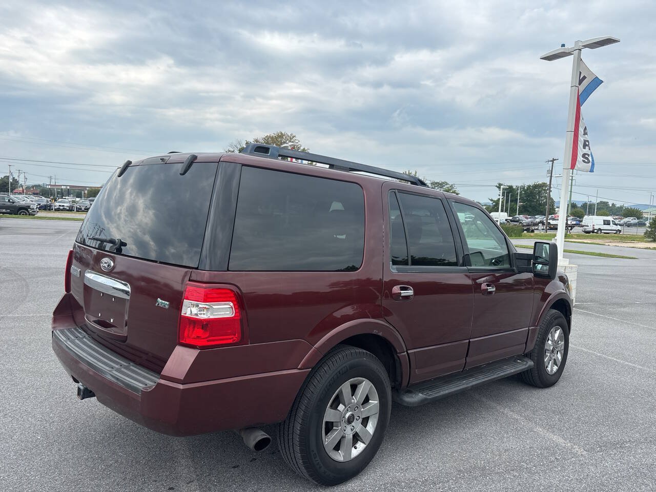 Used 2010 Ford Expedition XLT AWD/4WD image 6