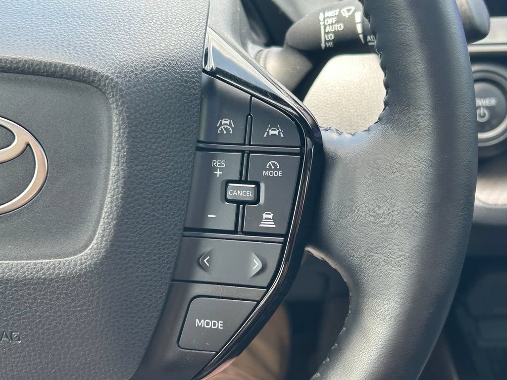 Used 2024 Toyota Prius XLE FWD image 38