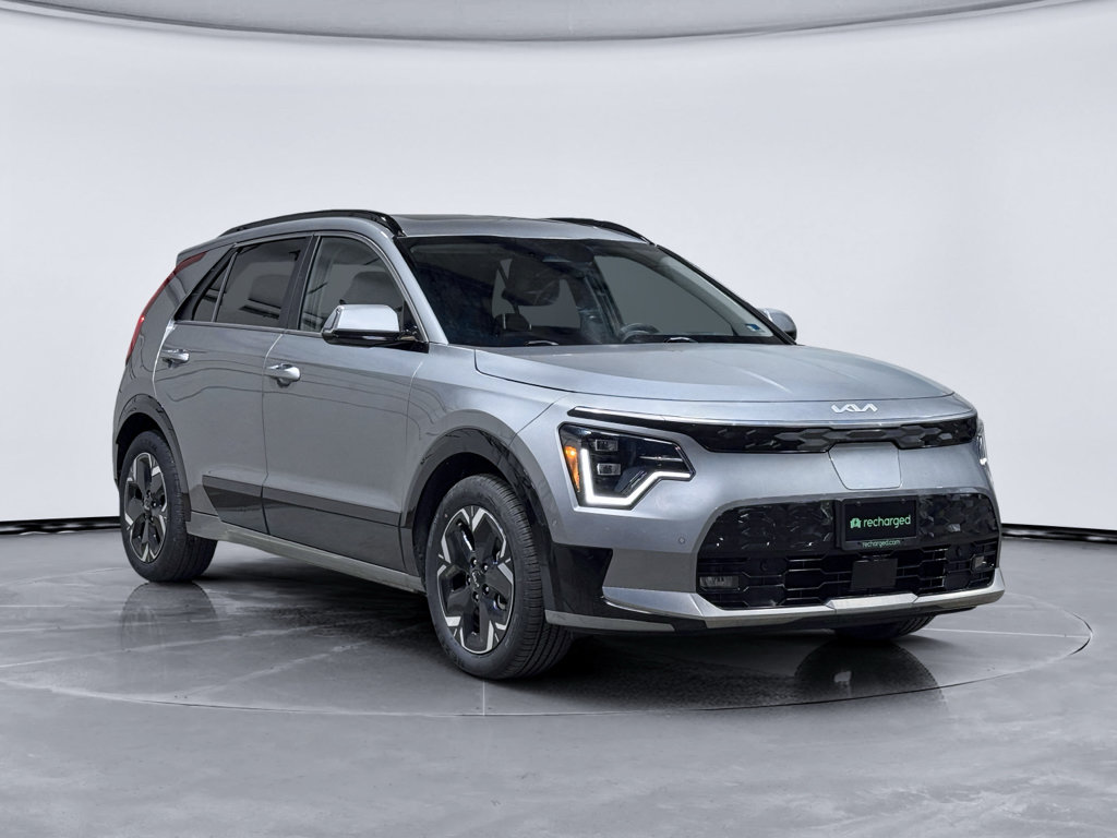 Used 2023 Kia Niro Wave w/ Wave Preserve Package FWD image 4