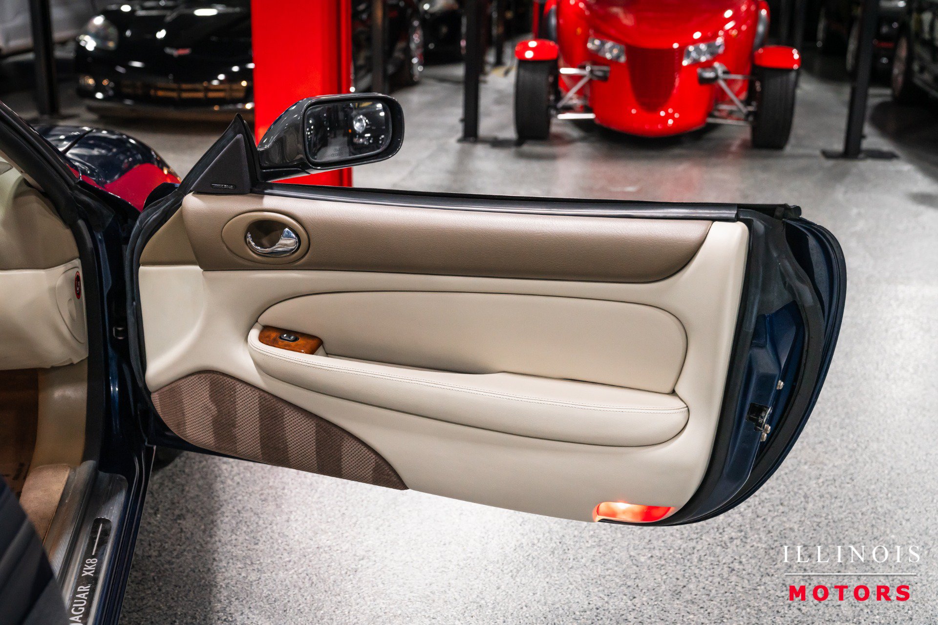 Used 2002 Jaguar XK8 Convertible RWD image 25