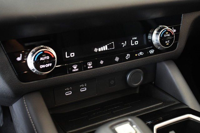 New 2026 Mitsubishi Outlander AWD image 44