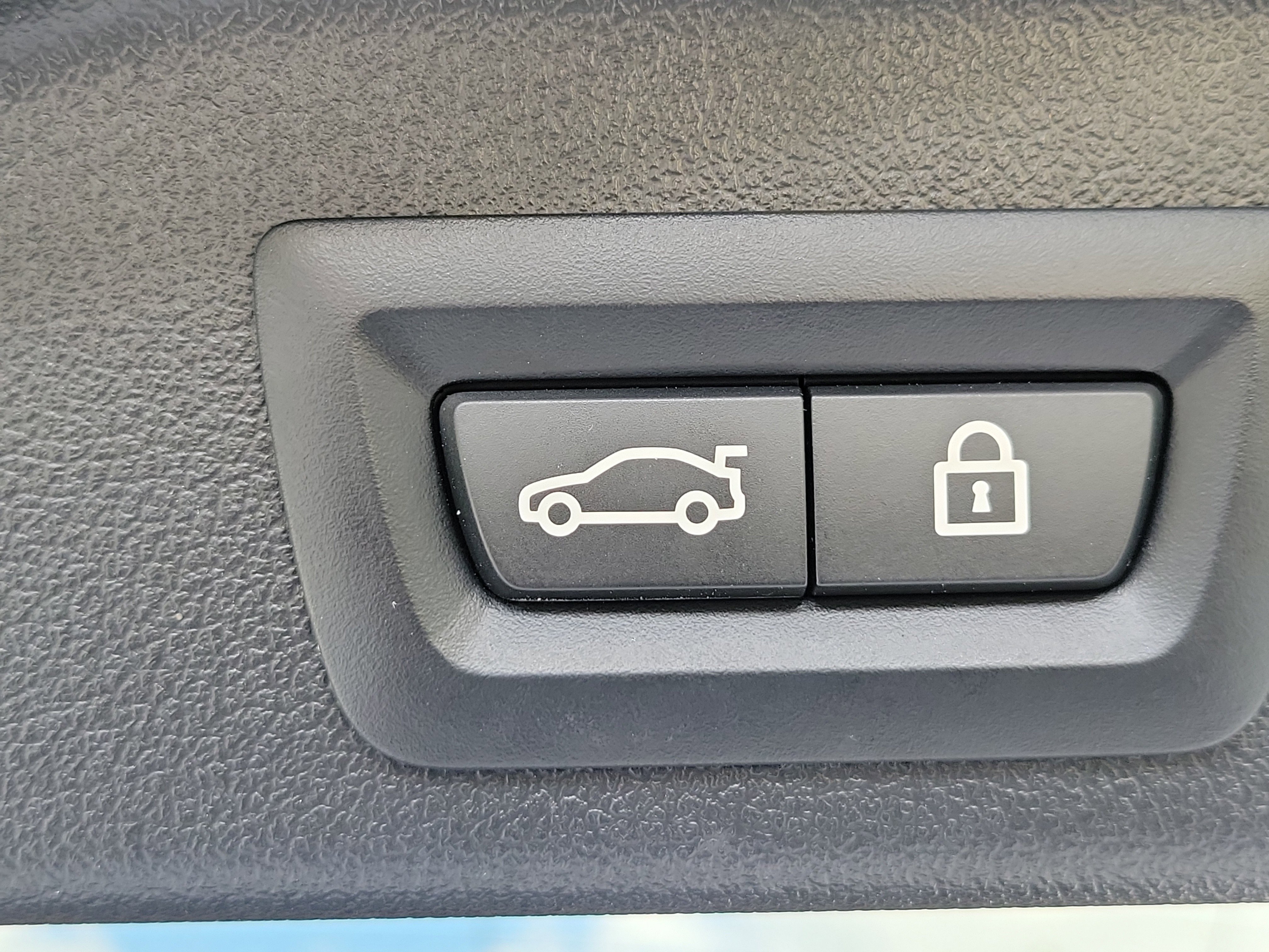 Used 2022 BMW X5 sDrive40i w/ Premium Package image 9