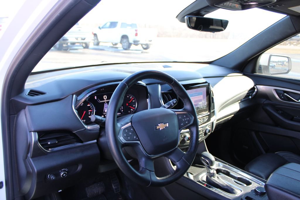 Used 2023 Chevrolet Traverse Premier image 18