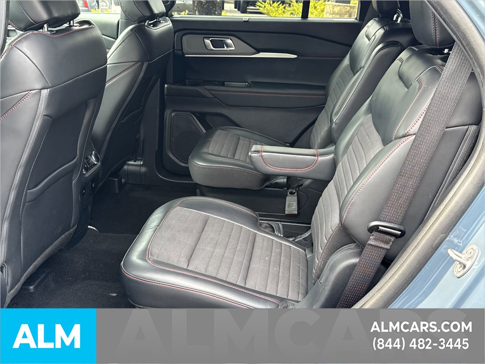 Used 2025 Ford Explorer ST-Line w/ Premium Package image 27