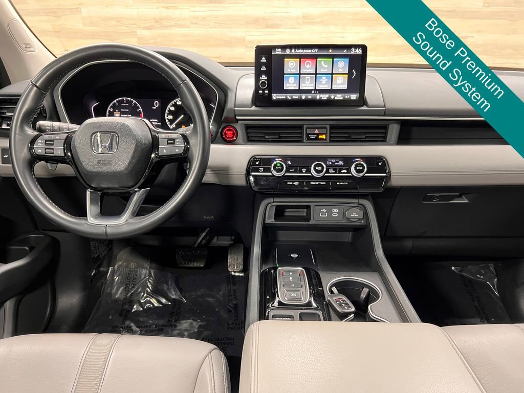 Used 2023 Honda Pilot Touring image 2
