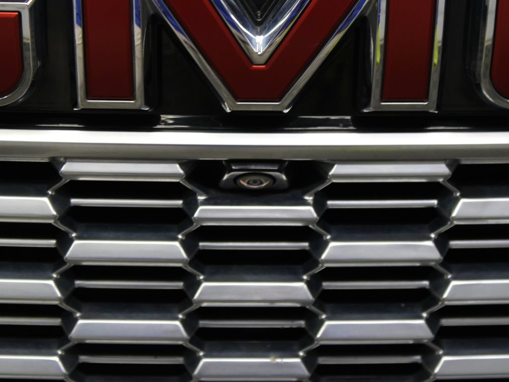 Used 2023 GMC Yukon Denali w/ LPO, Floor Liner Package AWD/4WD image 54