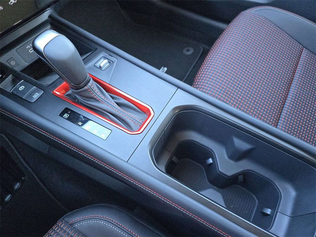 New 2026 Nissan Kicks SR AWD/4WD image 18