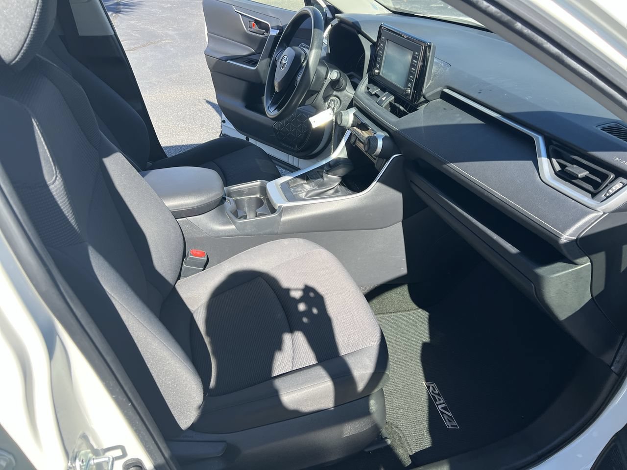 Used 2019 Toyota RAV4 LE FWD image 35