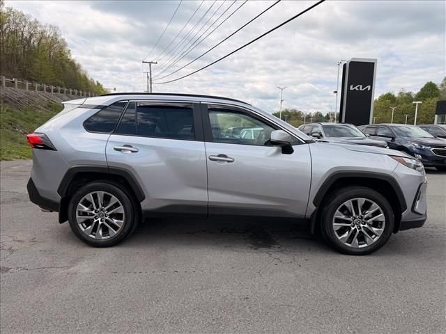 Used 2022 Toyota RAV4 XLE Premium AWD/4WD image 13