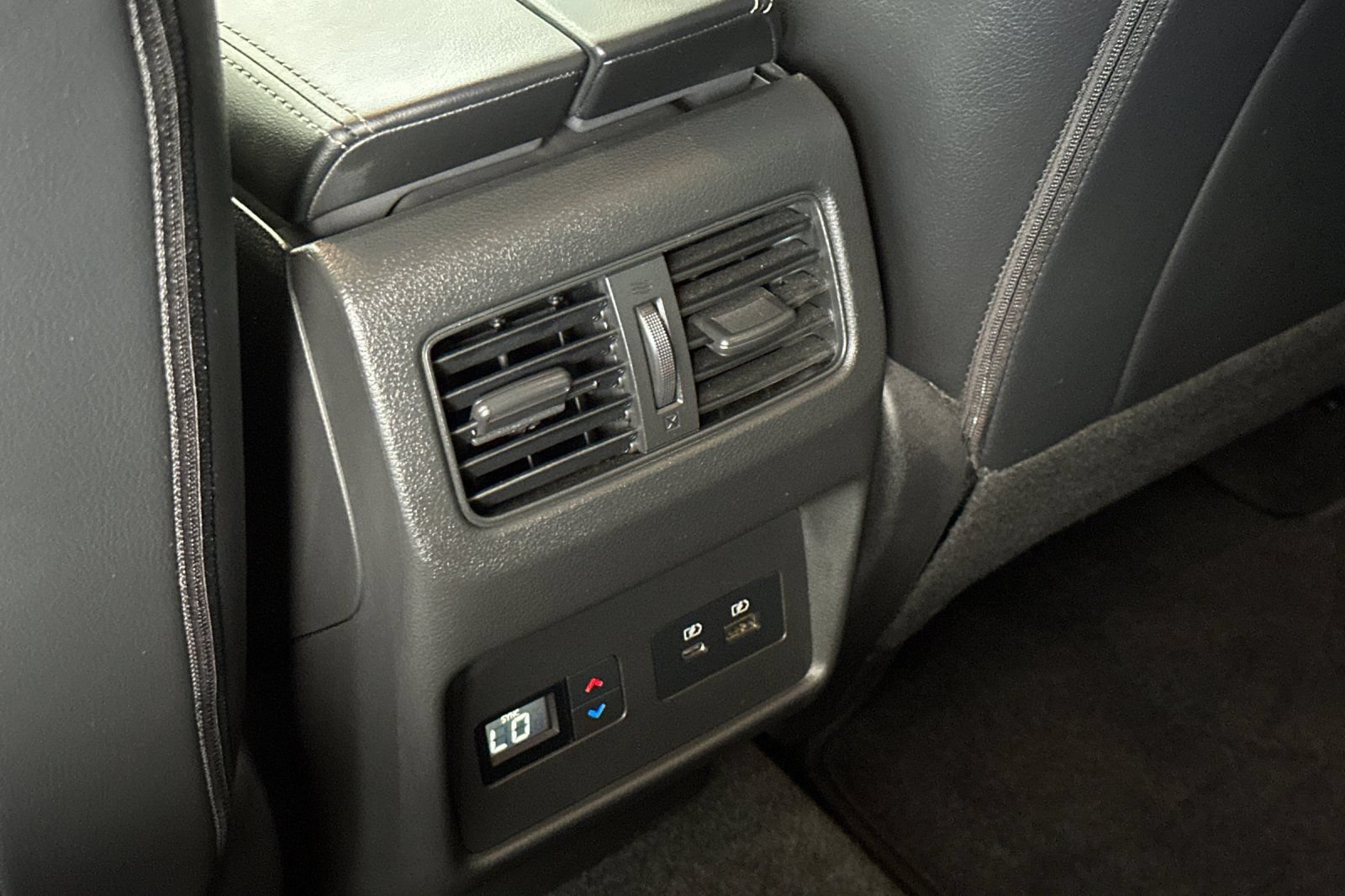Used 2023 Nissan Rogue SL w/ SL Premium Package FWD image 14