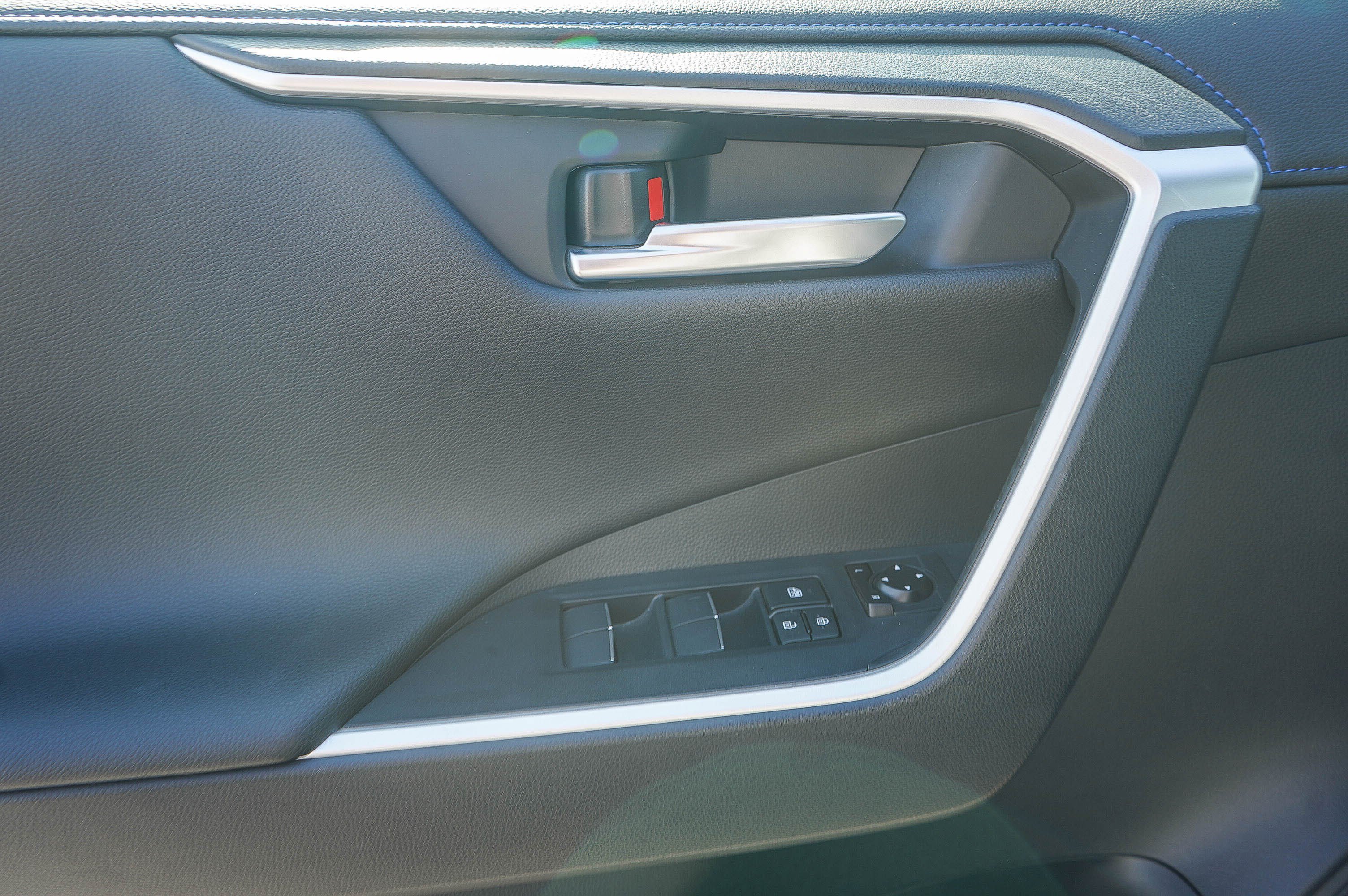 Used 2019 Toyota RAV4 XSE AWD/4WD image 22