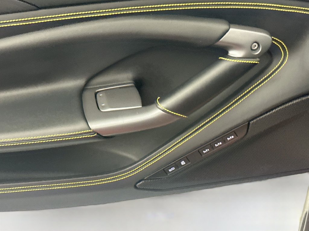 Used 2020 Ferrari F8 Tributo RWD image 18