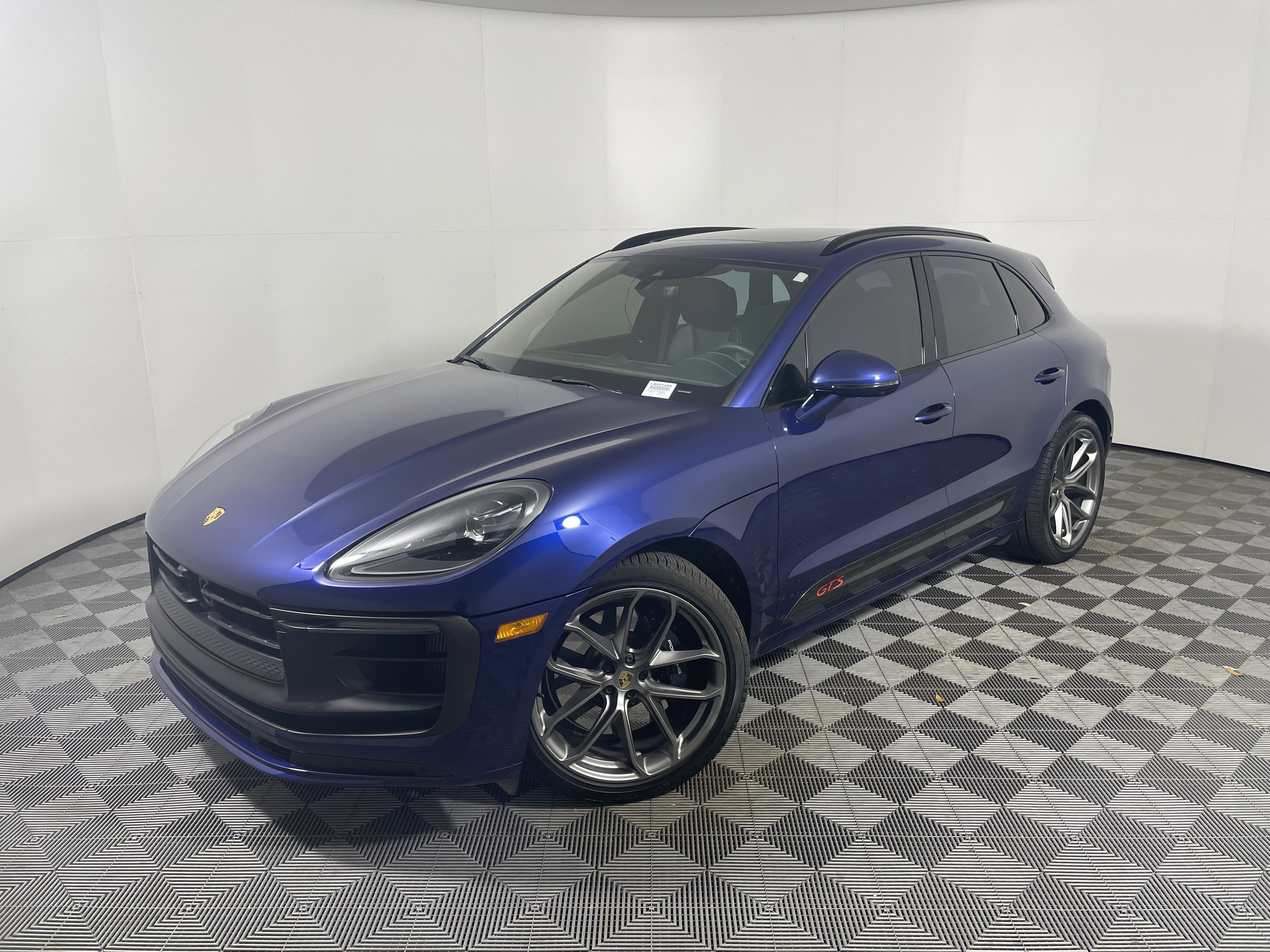 Certified 2024 Porsche Macan GTS image 1