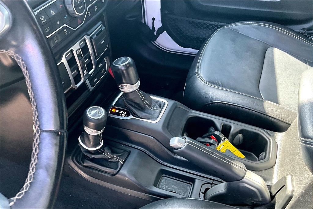 Used 2020 Jeep Wrangler Unlimited Sahara image 17