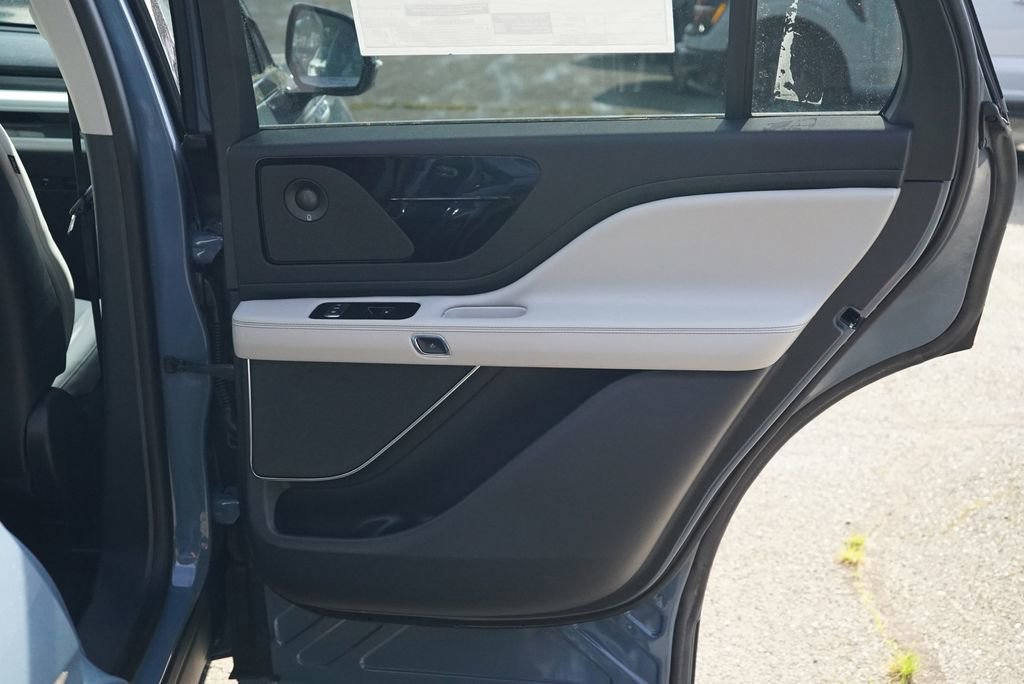 New 2026 Lincoln Aviator AWD image 27