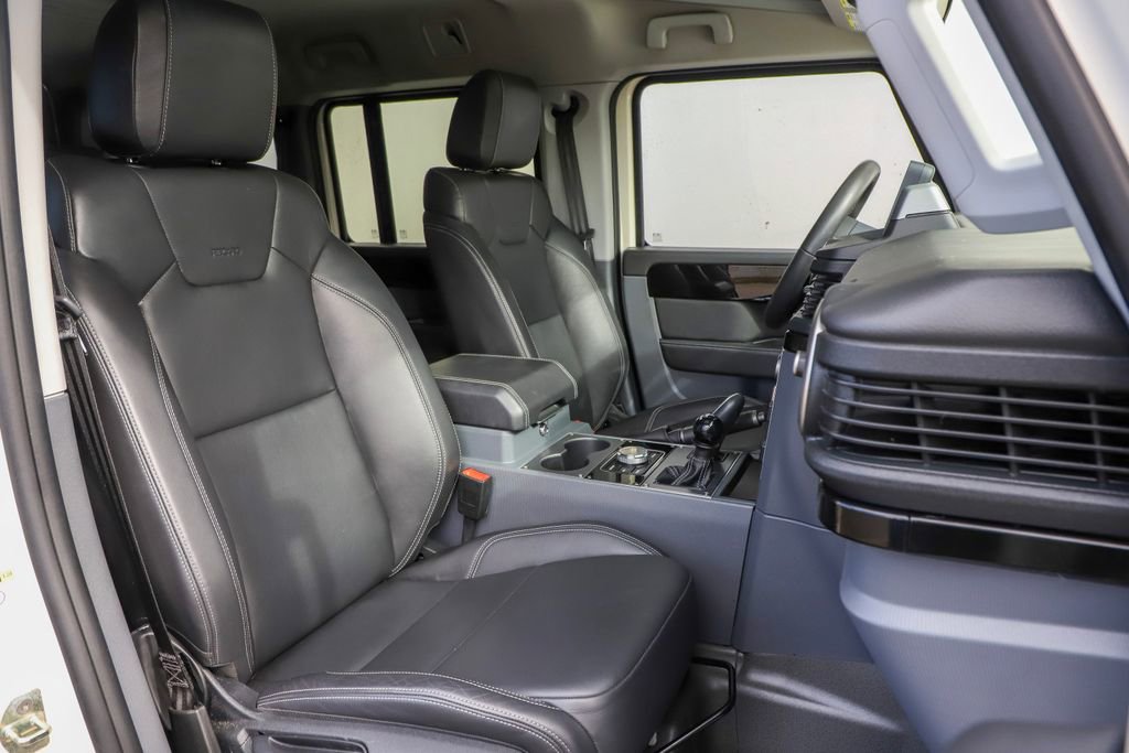 Used 2024 INEOS Grenadier Fieldmaster Edition image 10