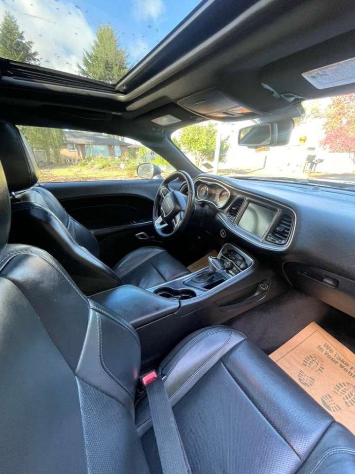 Used 2017 Dodge Challenger SXT Plus RWD image 4