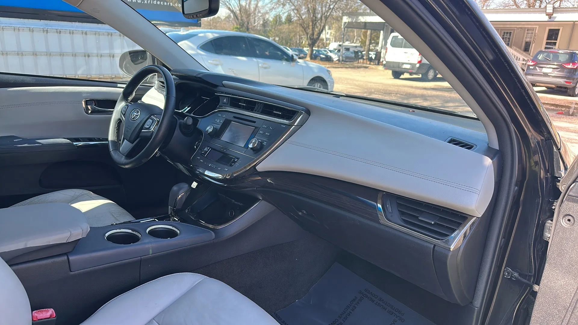 Used 2013 Toyota Avalon XLE Premium FWD image 22