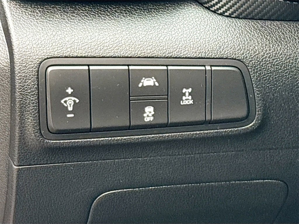 Used 2020 Hyundai Tucson SE w/ Winter Weather Package image 10