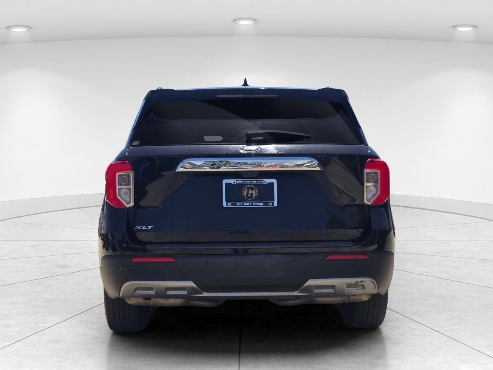 Used 2023 Ford Explorer XLT w/ Equipment Group 202A RWD image 4