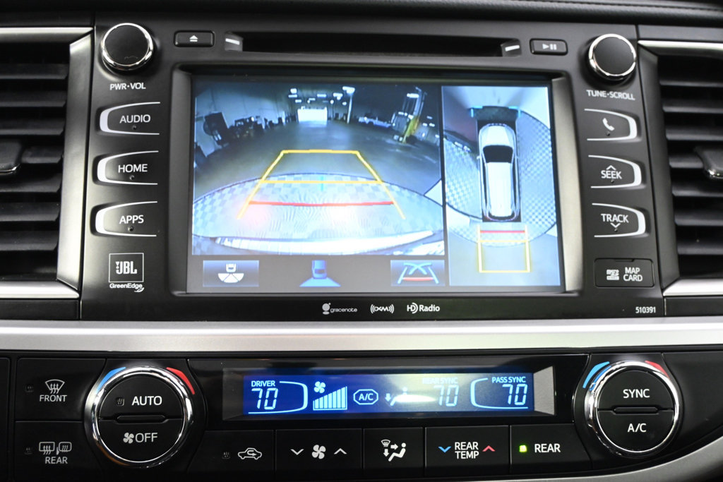 Used 2019 Toyota Highlander Limited Platinum AWD/4WD image 29