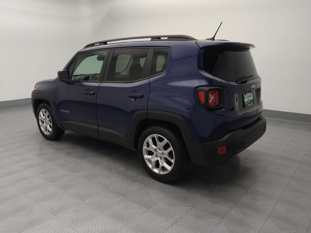 Used 2017 Jeep Renegade Latitude image 3