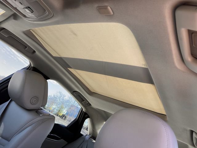 Used 2013 Cadillac XTS Premium image 22