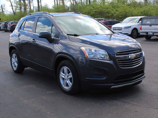 Used 2016 Chevrolet Trax LT w/ LT Sun and Sound Package FWD image 1