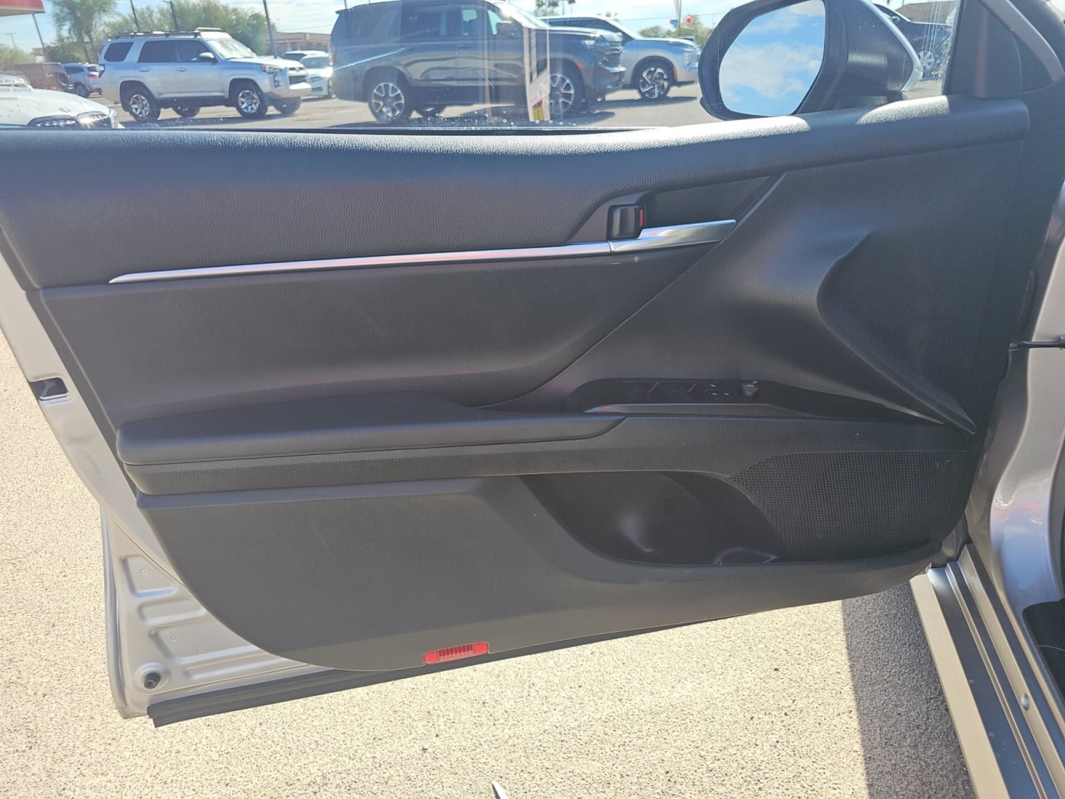 Used 2021 Toyota Camry LE FWD image 11