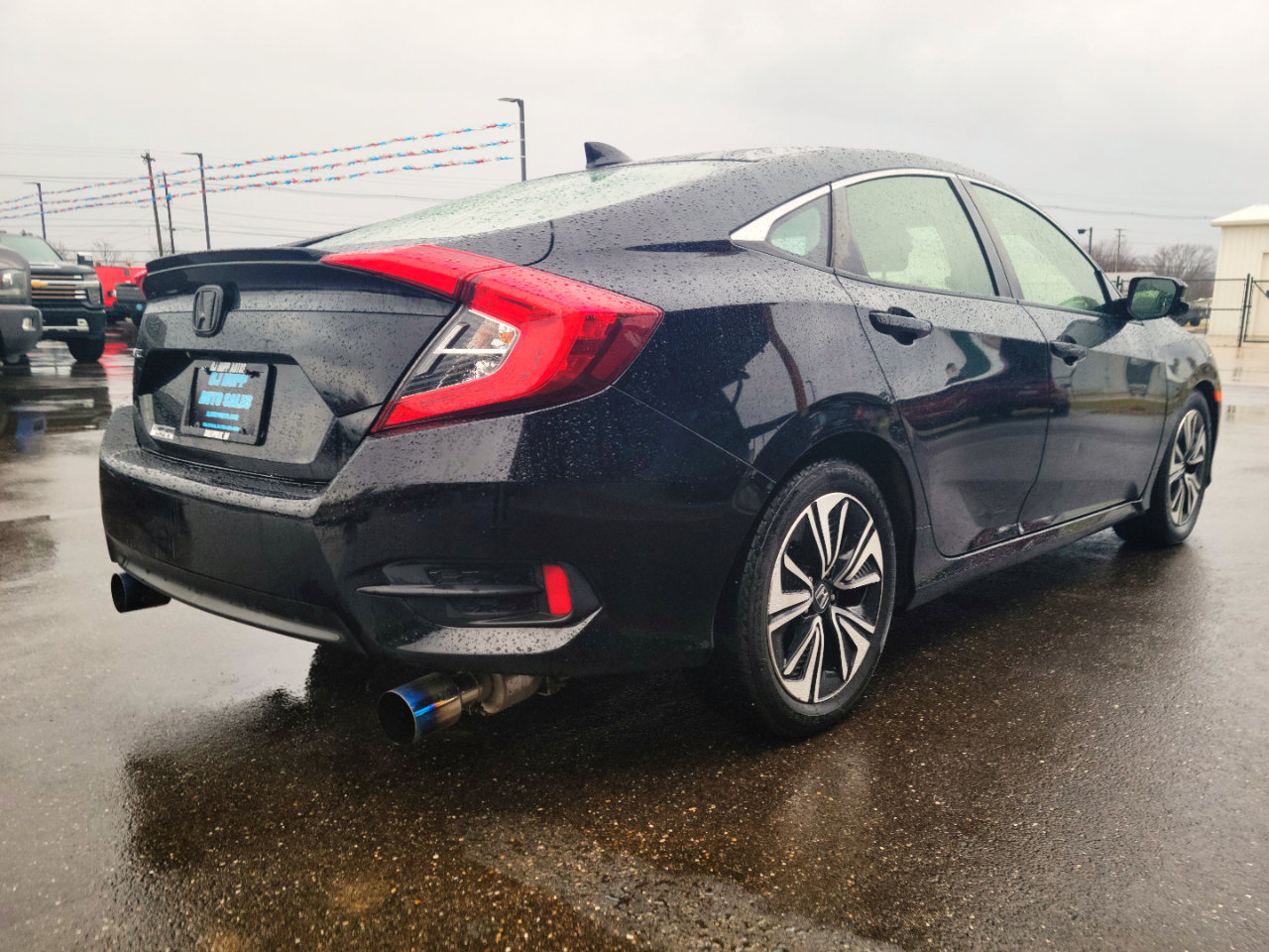 Used 2018 Honda Civic EX-T image 4
