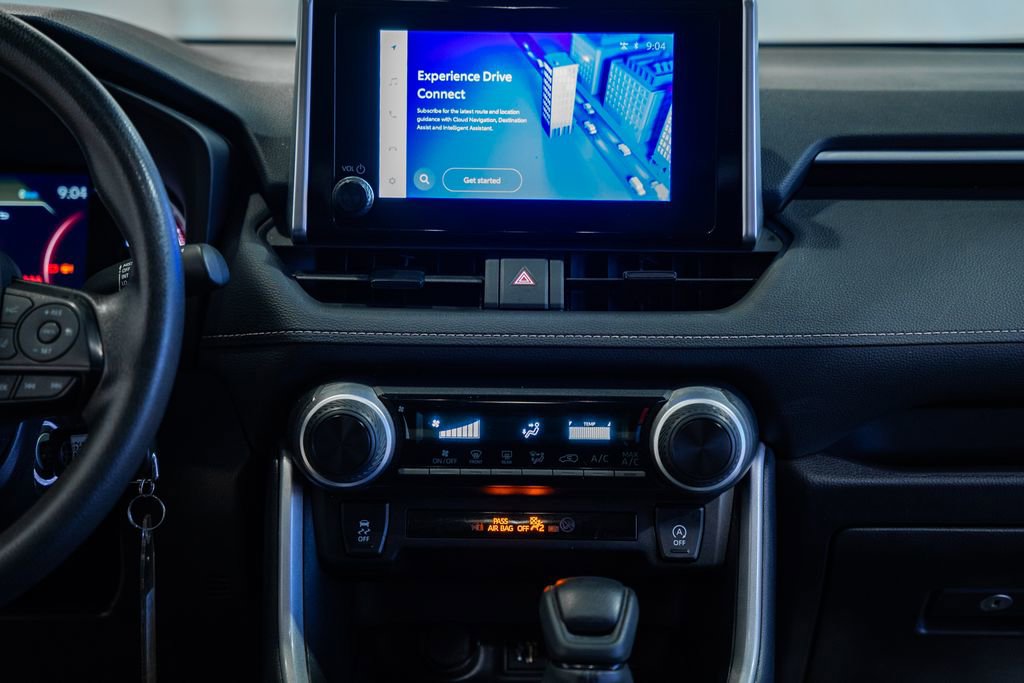 Used 2024 Toyota RAV4 LE image 17