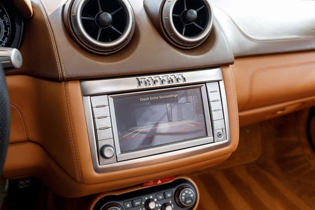 Used 2010 Ferrari California image 33