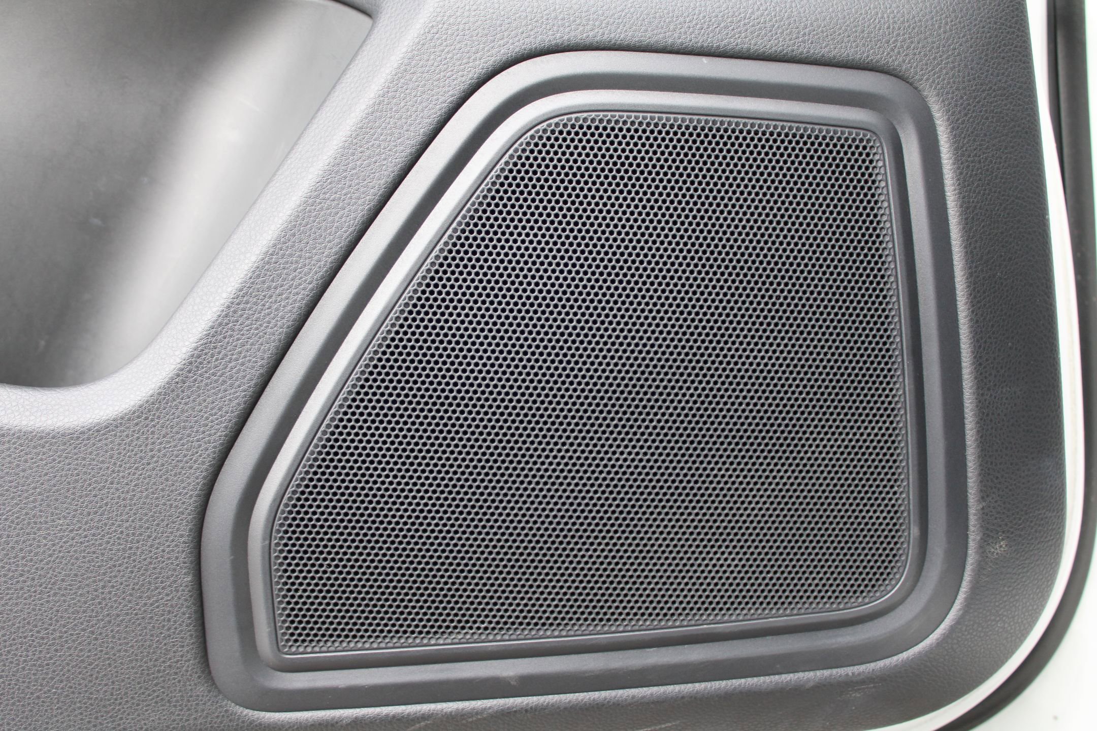 Certified 2023 Porsche Macan image 15