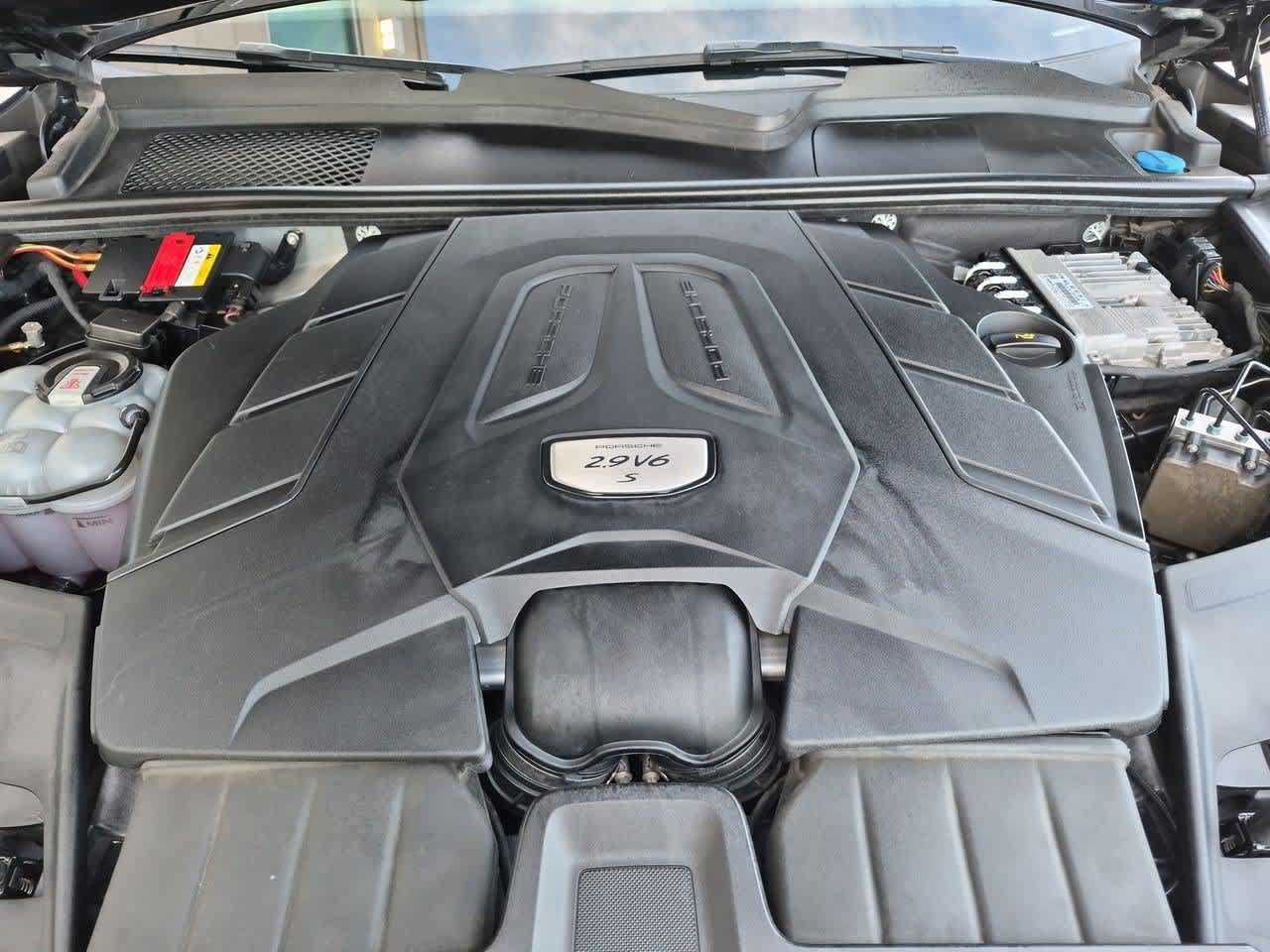 Used 2022 Porsche Cayenne S AWD/4WD image 14