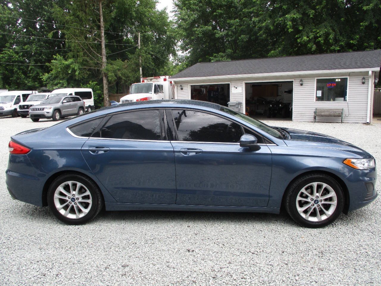 Used 2019 Ford Fusion SE FWD image 6