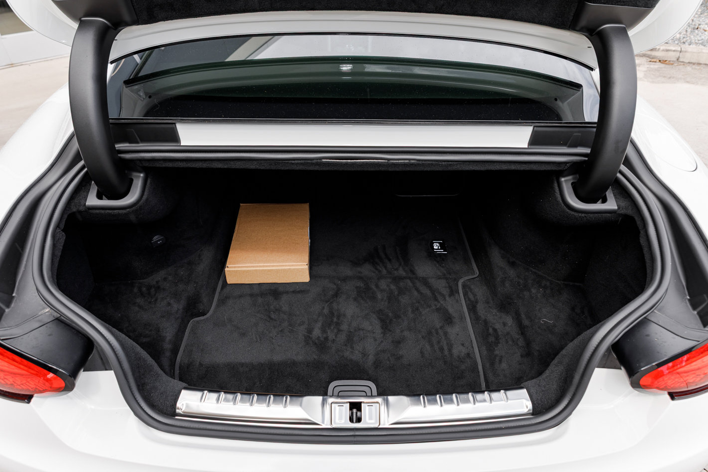 Used 2024 Bentley Continental GT V8 image 13