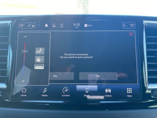 Certified 2023 Chrysler Pacifica Touring-L image 44