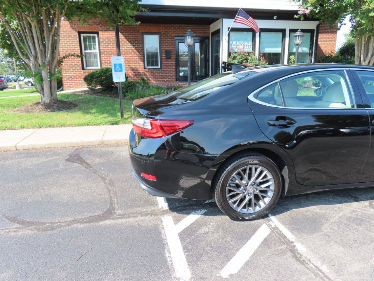 Used 2018 Lexus ES 350 w/ Premier Package FWD image 7