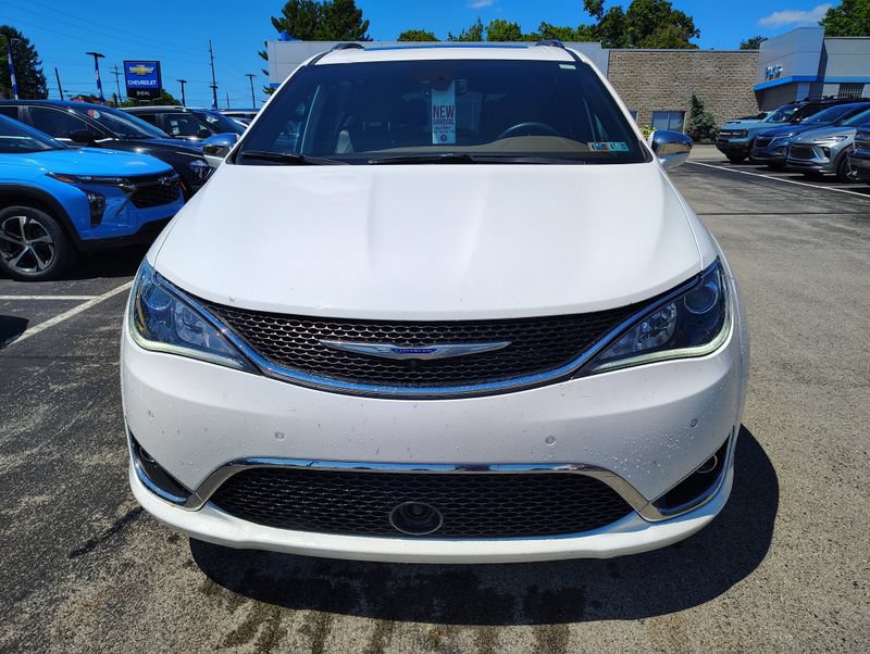 Used 2020 Chrysler Pacifica Limited w/ Advanced Safetytec Group FWD image 2