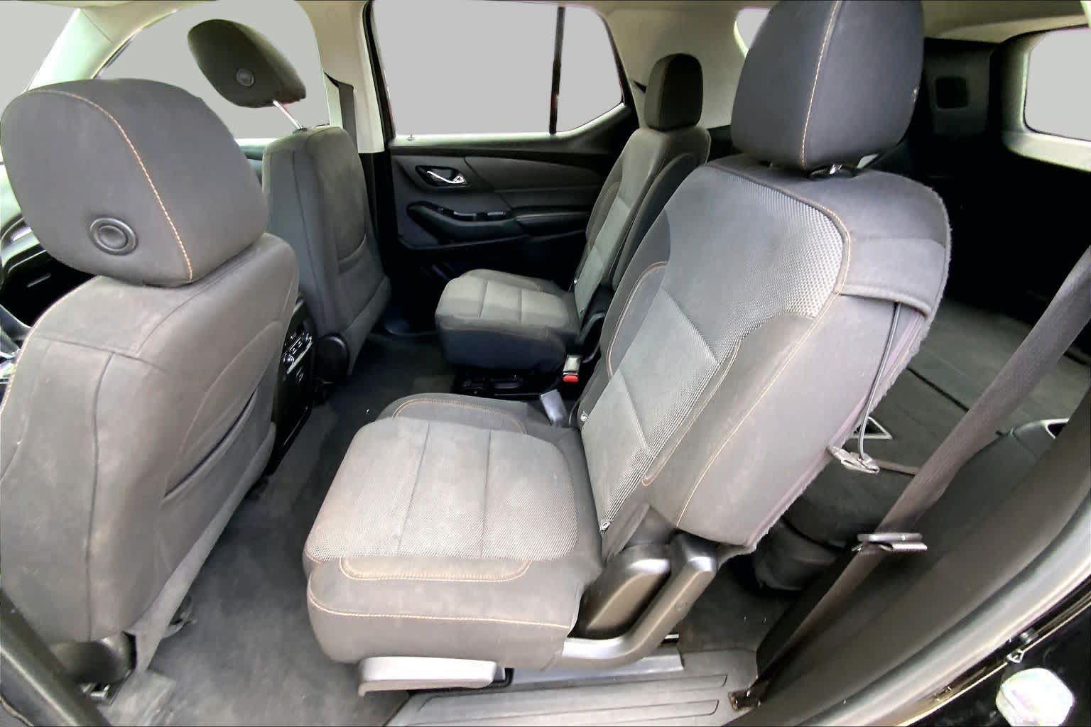 Used 2019 Chevrolet Traverse LT FWD image 21