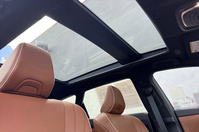 Certified 2025 Toyota Crown Signia w/ Advanced Technology Package image 18