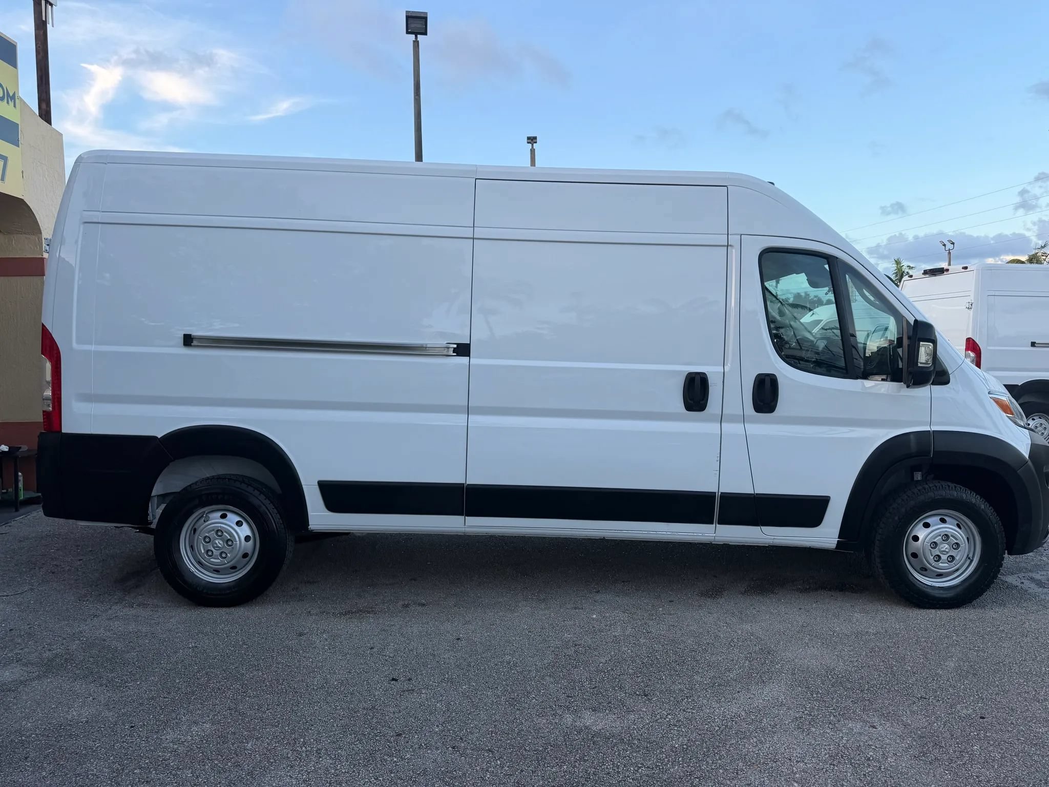 Used 2023 RAM ProMaster 2500 159 High Roof FWD image 7