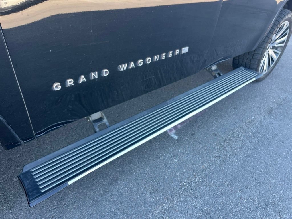 Certified 2022 Jeep Grand Wagoneer Series III w/ Rear Seat Video Group 1 AWD/4WD image 4