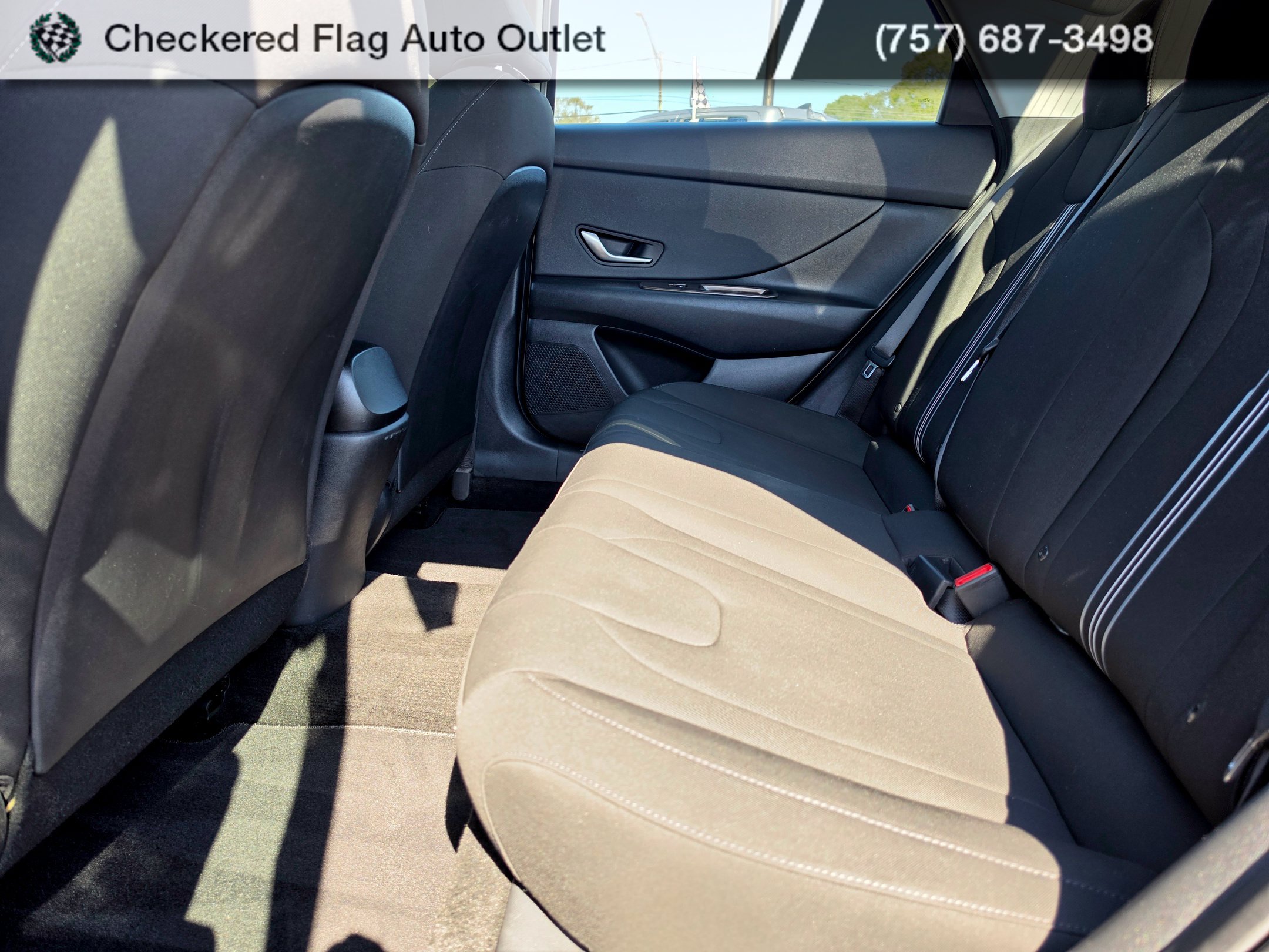 Used 2022 Hyundai Elantra SEL w/ Convenience Package FWD image 27