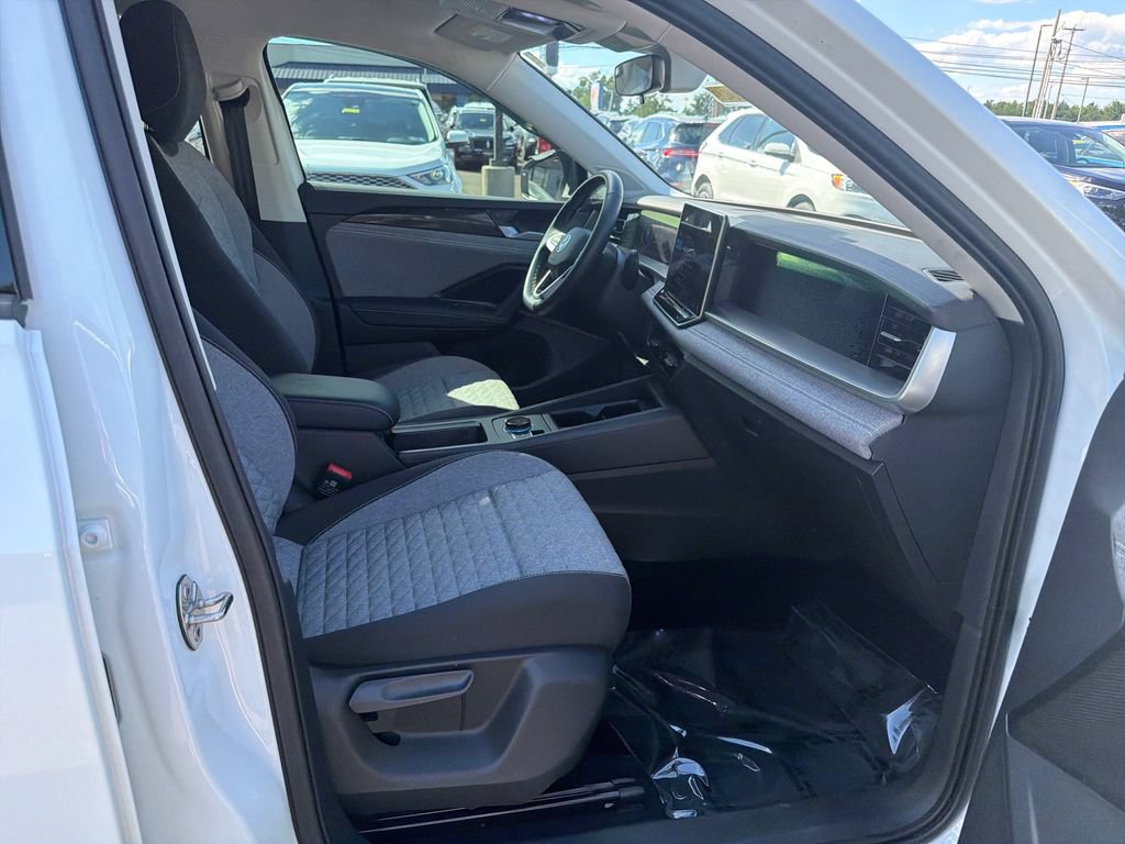 Used 2025 Volkswagen Tiguan S FWD image 15