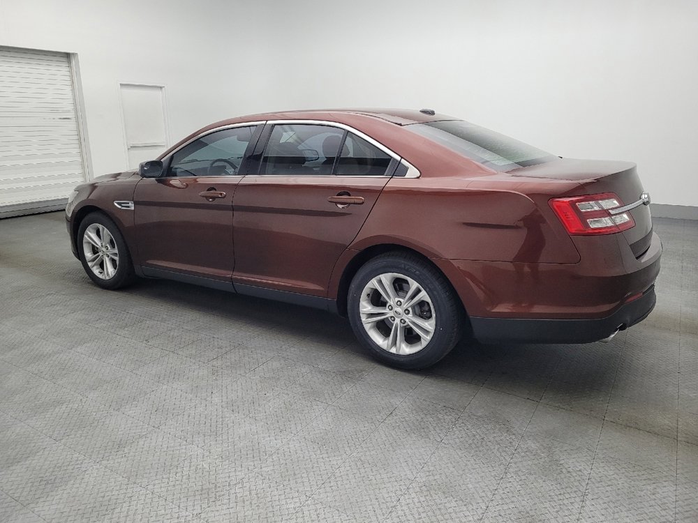 Used 2015 Ford Taurus SEL image 3